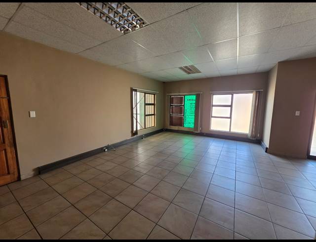 M² WAREHOUSE TO LET IN VAALPARK
